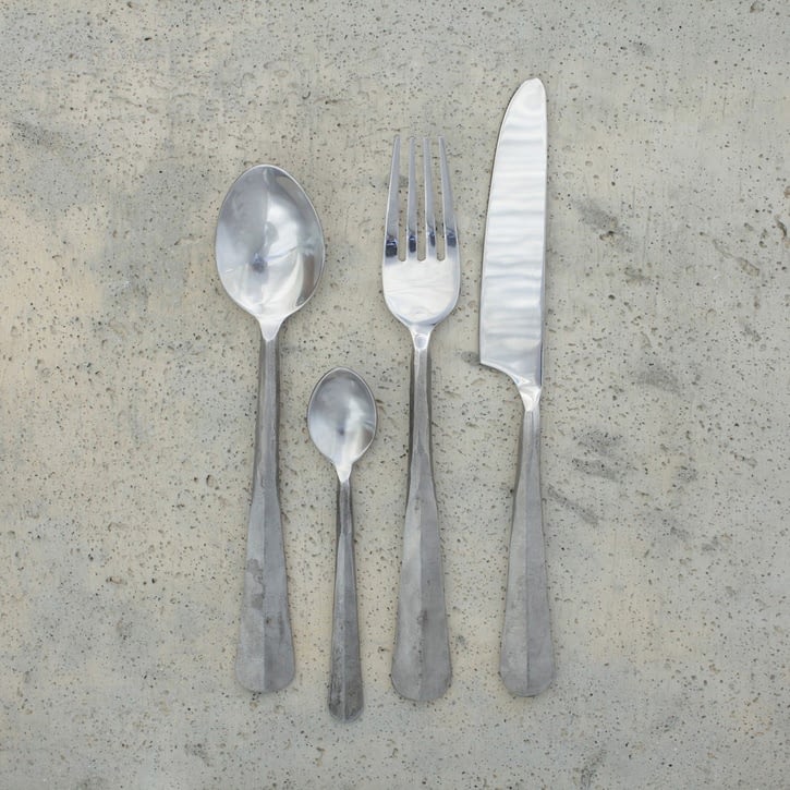 Osko Cutlery, Brushed Silver, Set of 16.
