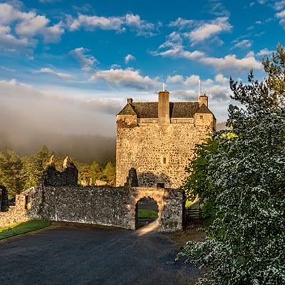 Neidpath Castle Castle Wedding Venue In Scotland Feature 