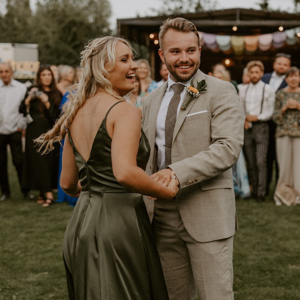 wild-bohemian-wedding-at-teybrook-orchard-essex-33