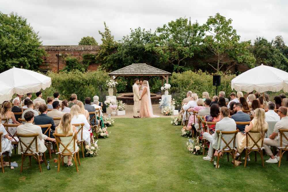 Image by <a class="text-p3" href="http://elizabethjaynephotography.com" target="_blank">Elizabeth Jayne Photography</a> at Cowdray Walled Garden.
