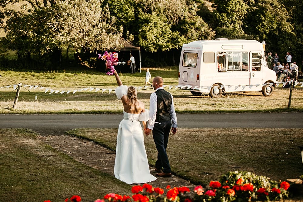 Image by <a class="text-p3" href="http://www.lightandlacephotography.co.uk" target="_blank">Light & Lace Photography</a>.