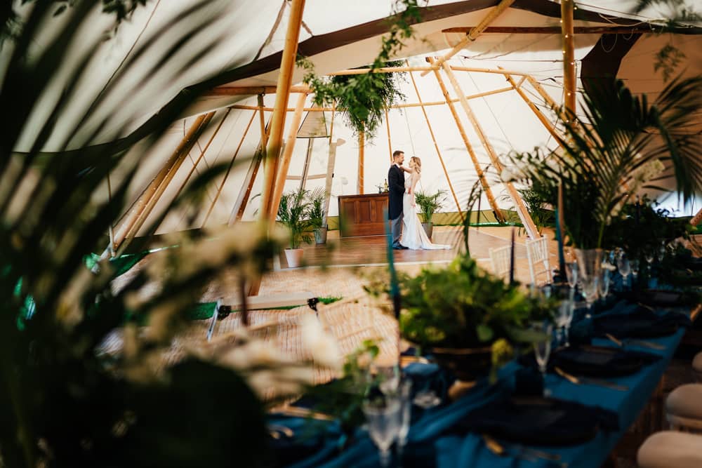 Image by <a class="text-p3" href="https://lunaweddings.co.uk" target="_blank">Luna Wedding Photography</a>.