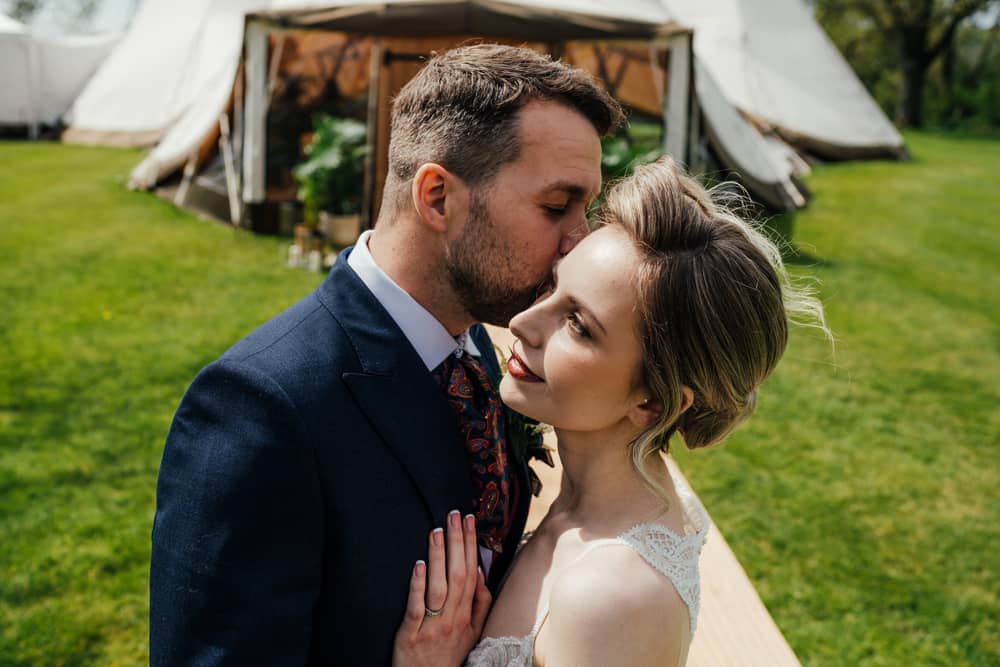 Image by <a class="text-p3" href="https://lunaweddings.co.uk" target="_blank">Luna Wedding Photography</a>.
