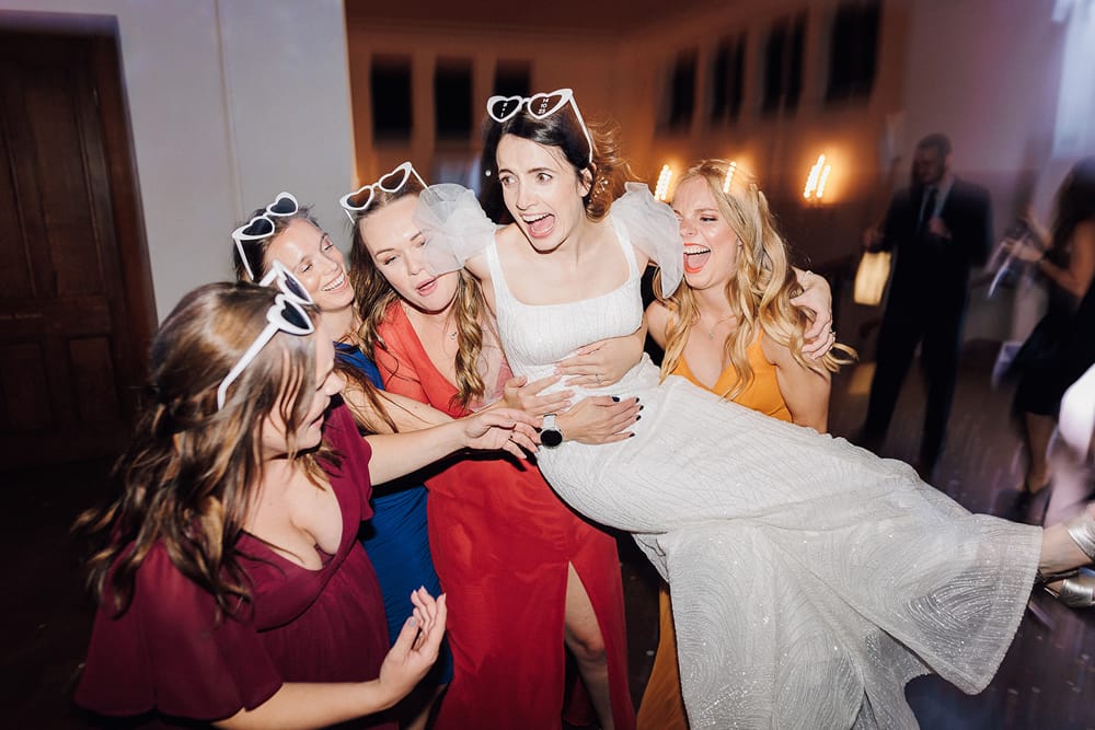 Image by <a class="text-p3" href="https://www.carlawhittingham.co.uk" target="_blank">Carla Whittingham Photography</a>.