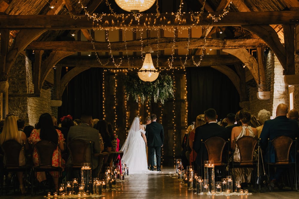 Image by <a class="text-p3" href="http://www.fayandreaweddings.co.uk" target="_blank">Fayandrea Weddings</a>.