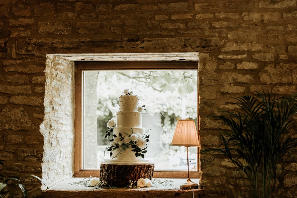 Image by <a class="text-p3" href="http://www.fayandreaweddings.co.uk" target="_blank">Fayandrea Weddings</a>.