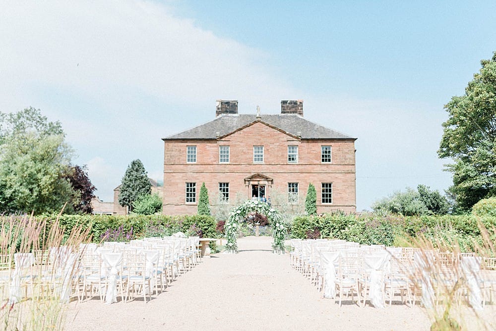 Image by <a class="text-p3" href="http://sarahjaneethan.co.uk" target="_blank">Sarah-Jane Ethan Photography</a>.