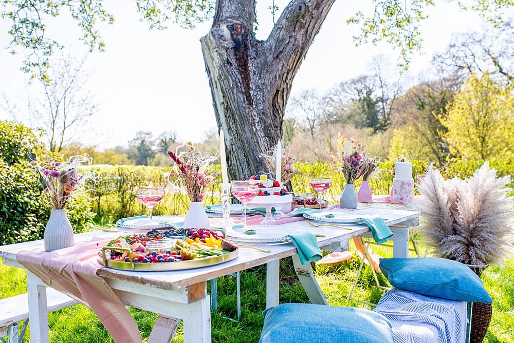 Image by <a class="text-p3" href="https://www.lauradownham.co.uk" target="_blank">Laura Downham Photography</a>.