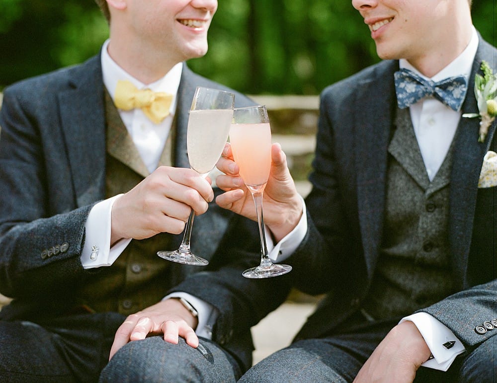 Image by <a class="text-p3" href="http://juliemichaelsen.com" target="_blank">Julie Michaelsen Photography</a> | Planning by <a class="text-p3" href="https://www.vanillaroseweddings.co.uk" target="_blank">Vanilla Rose Weddings</a>.