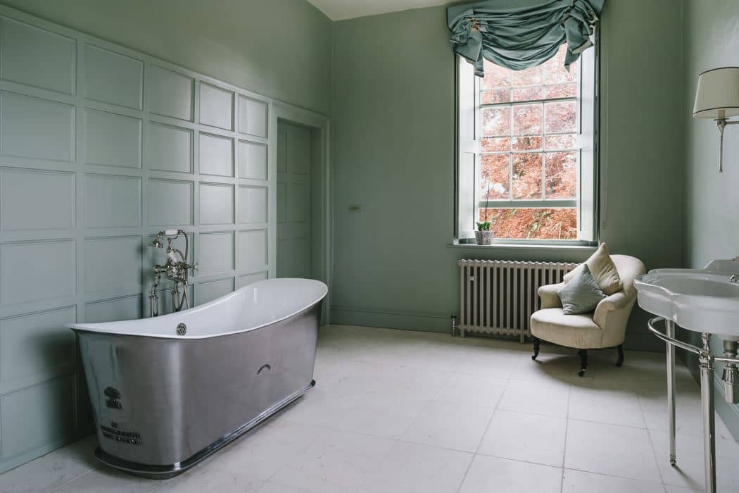 Image by <a class="text-p3" href="http://brettcharlesphotography.co.uk" target="_blank">Brett Charles Photography</a>.