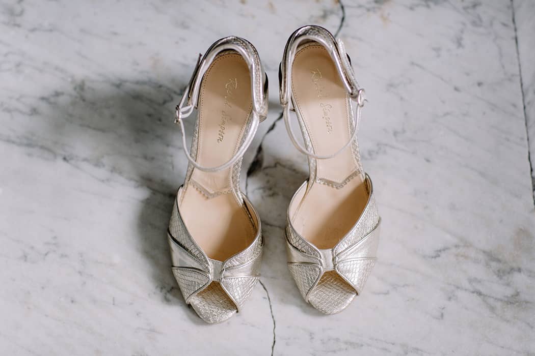 Image by <a class="text-p3" href="http://www.rebeccagoddardphotography.com" target="_blank">Rebecca Goddard Photography</a> | Planning <a class="text-p3" href="http://www.katrinaotterweddings.co.uk" target="_blank">Katrina Otter Weddings</a>.