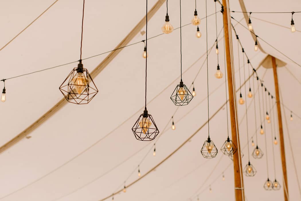 Image by <a class="text-p3" href="http://www.rebeccagoddardphotography.com" target="_blank">Rebecca Goddard Photography</a> | Planning <a class="text-p3" href="http://www.katrinaotterweddings.co.uk" target="_blank">Katrina Otter Weddings</a>.
