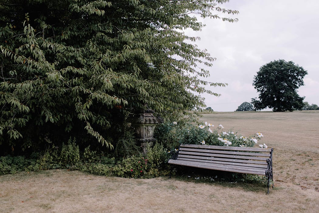 Image by <a class="text-p3" href="http://www.rebeccagoddardphotography.com" target="_blank">Rebecca Goddard Photography</a> | Planning <a class="text-p3" href="http://www.katrinaotterweddings.co.uk" target="_blank">Katrina Otter Weddings</a>.