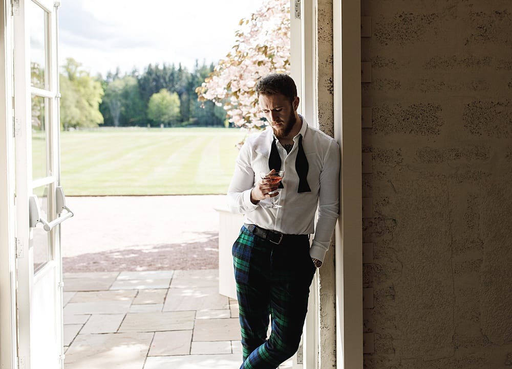 Image by <a class="text-p3" href="https://www.esmesaville.com/" target="_blank">Esme Saville Photography</a>.