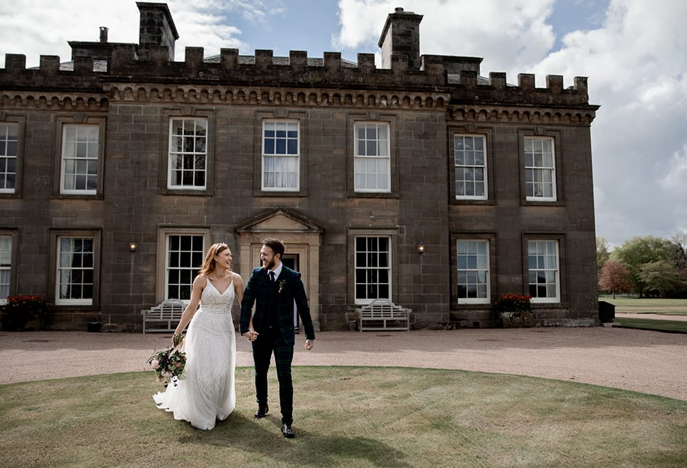 Image by <a class="text-p3" href="https://www.esmesaville.com/" target="_blank">Esme Saville Photography</a>.