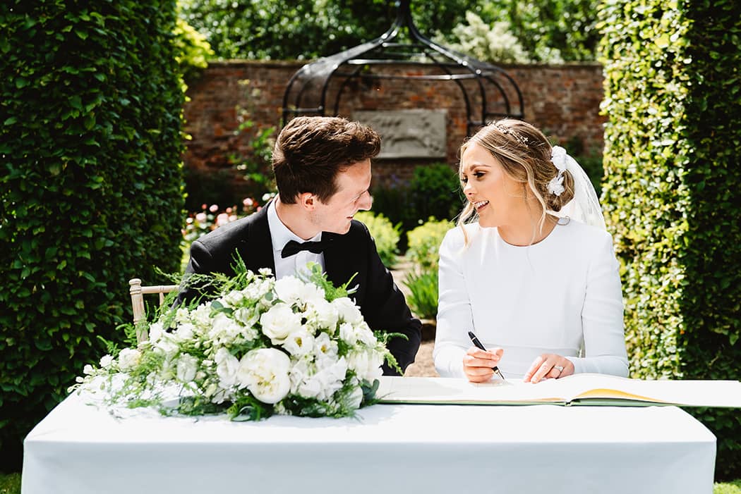 Image by <a class="text-p3" href="http://fionasweddingphotography.co.uk" target="_blank">Fiona Kelly Photography</a>.