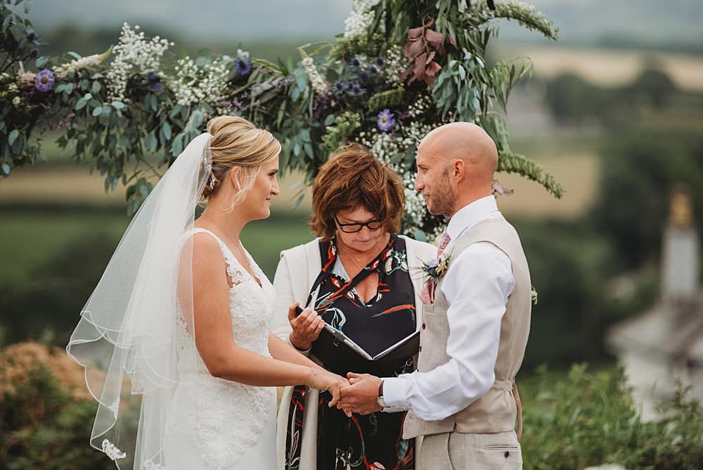 Image by <a class="text-p3" href="https://www.emmaoakesphotography.co.uk" target="_blank">Emma Oakes Photography</a> | Celebrant <a class="text-p3" href="https://fanfareceremonies.co.uk" target="_blank">Fanfare Ceremonies</a>.