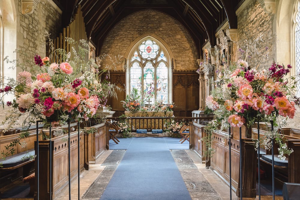 Image by <a class="text-p3" href="http://www.weddingsbynicolaandglen.com" target="_blank">Weddings by Nicola & Glen</a>.
