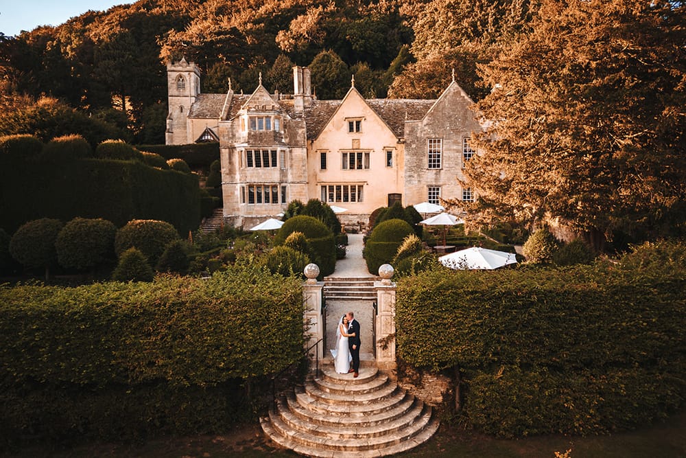 Image by <a class="text-p3" href="https://www.stujotham.com" target="_blank">Stu Jotham Photography</a> at Owlpen Manor.