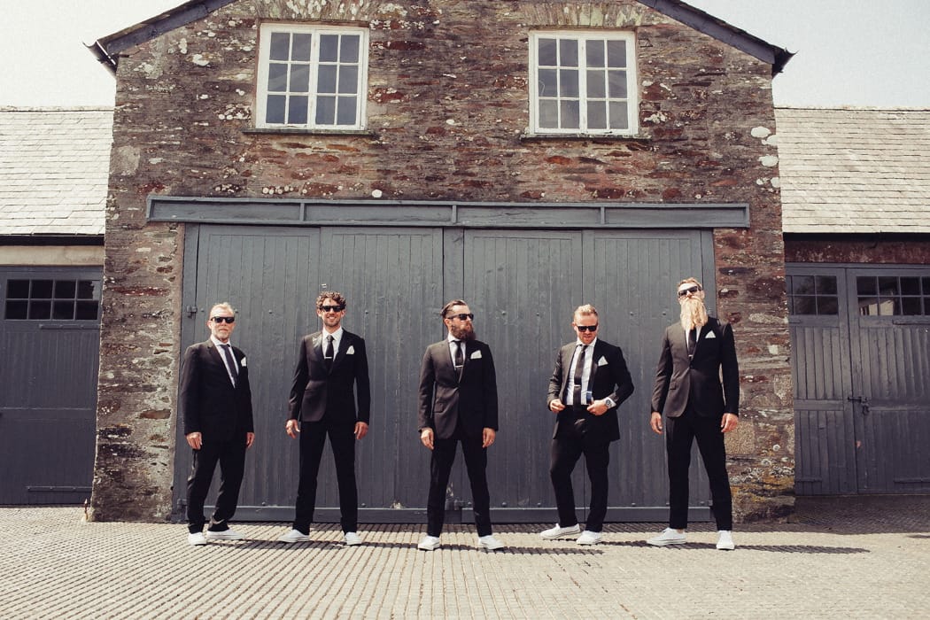 Image by <a class="text-p3" href="http://flowertoss.com" target="_blank">Flowertoss Weddings</a>.