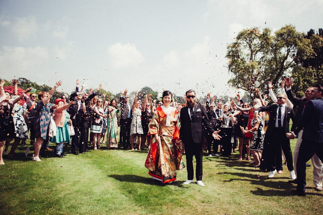 Image by <a class="text-p3" href="http://flowertoss.com" target="_blank">Flowertoss Weddings</a>.