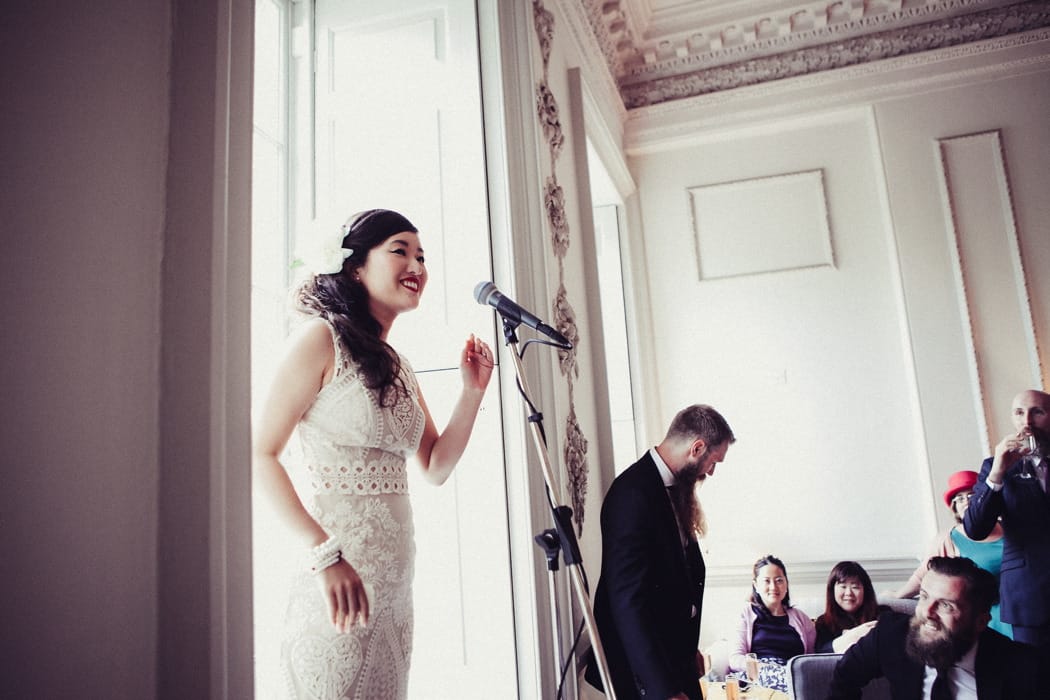 Image by <a class="text-p3" href="http://flowertoss.com" target="_blank">Flowertoss Weddings</a>.