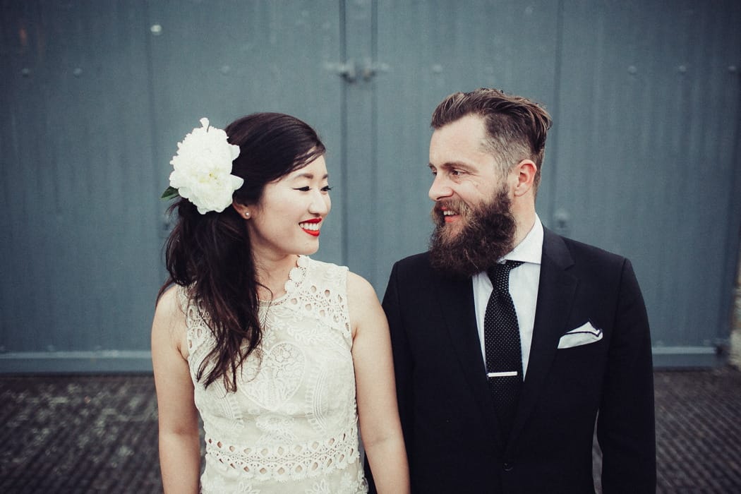 Image by <a class="text-p3" href="http://flowertoss.com" target="_blank">Flowertoss Weddings</a>.