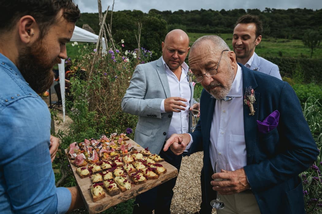 Image by <a class="text-p3" href="https://www.helenliskphotography.co.uk" target="_blank">Helen Lisk Photography</a>.
