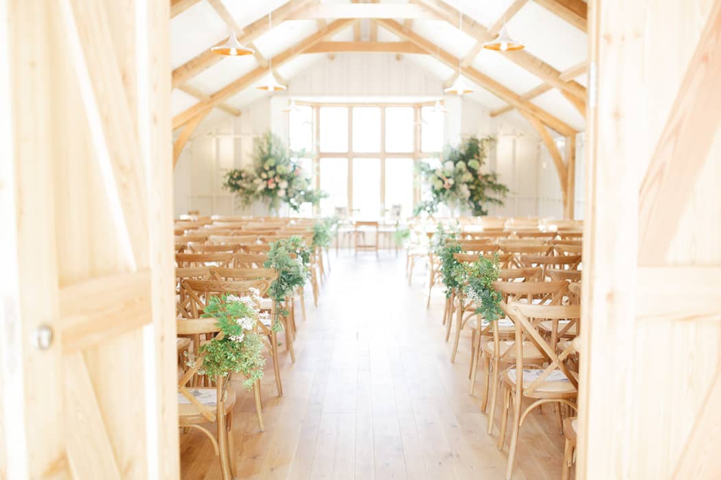 Image by <a class="text-p3" href="http://www.whitestagweddings.com" target="_blank">White Stag Wedding Photography</a>.