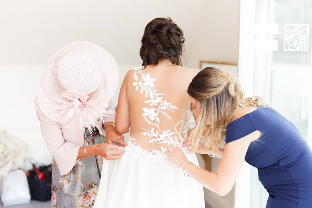 Image by <a class="text-p3" href="http://www.whitestagweddings.com" target="_blank">White Stag Wedding Photography</a>.