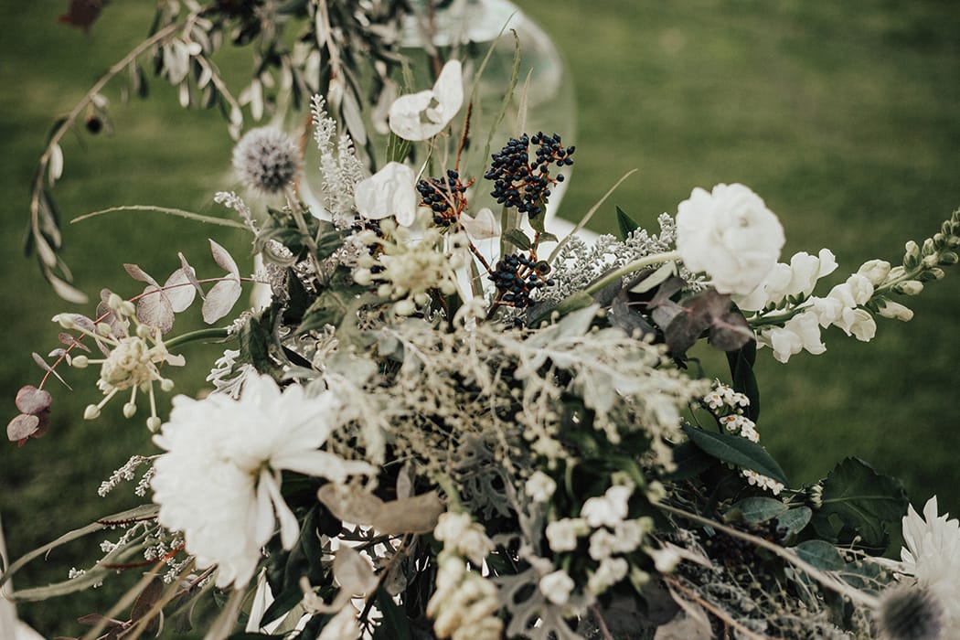 Image by <a class="text-p3" href="https://www.the-wild-bride.com" target="_blank">The Wild Bride</a>.