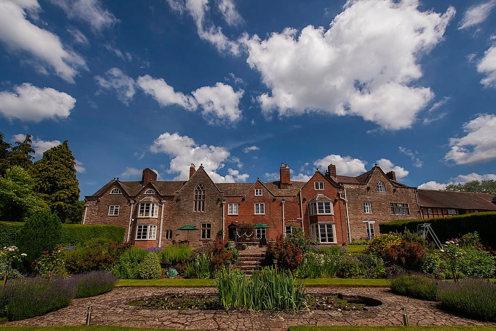 Image by <a class="text-p3" href="http://www.pwilletts.com" target="_blank">Paul Willetts Photography</a>.
