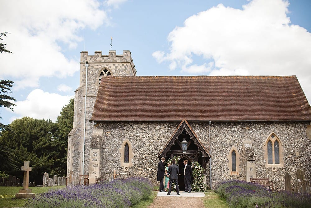 Image by <a class="text-p3" href="https://www.emmahare.com" target="_blank">Emma Hare Photography</a>.
