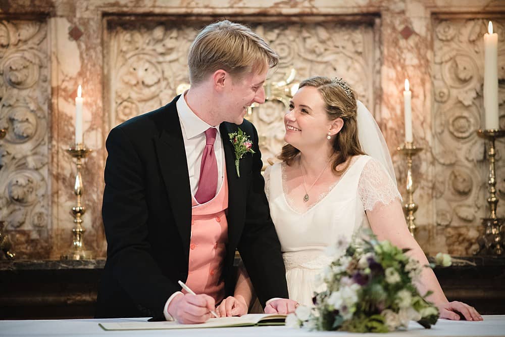 Image by <a class="text-p3" href="https://www.emmahare.com" target="_blank">Emma Hare Photography</a>.