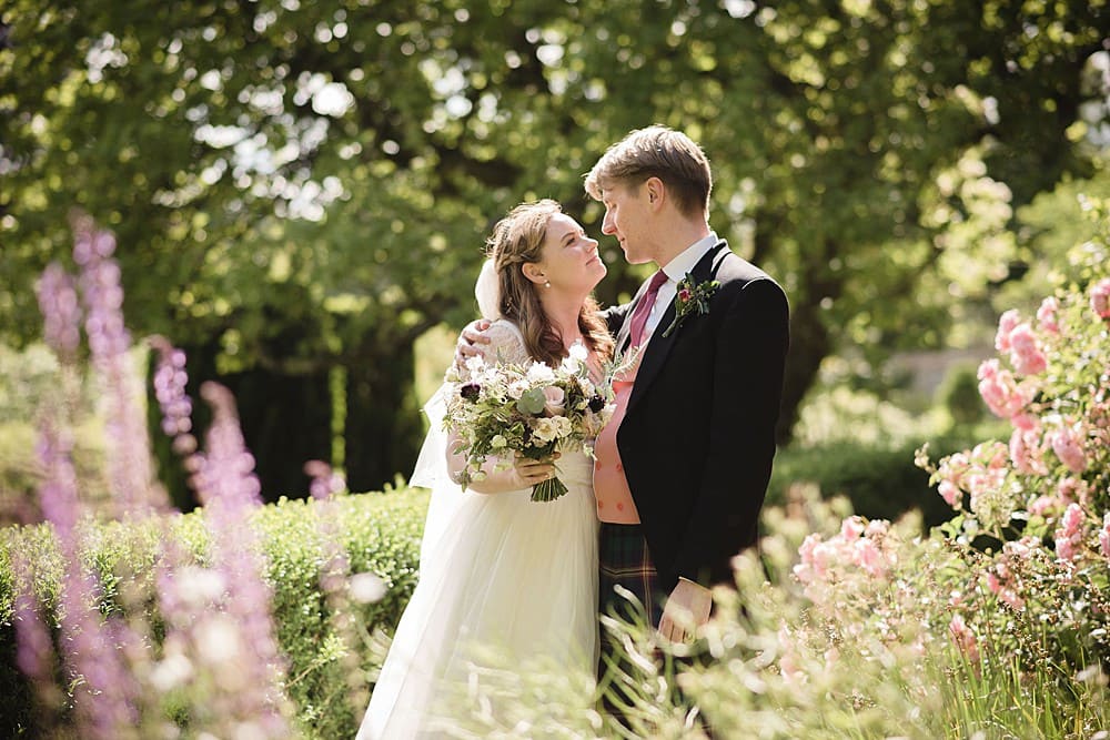 Image by <a class="text-p3" href="https://www.emmahare.com" target="_blank">Emma Hare Photography</a>.