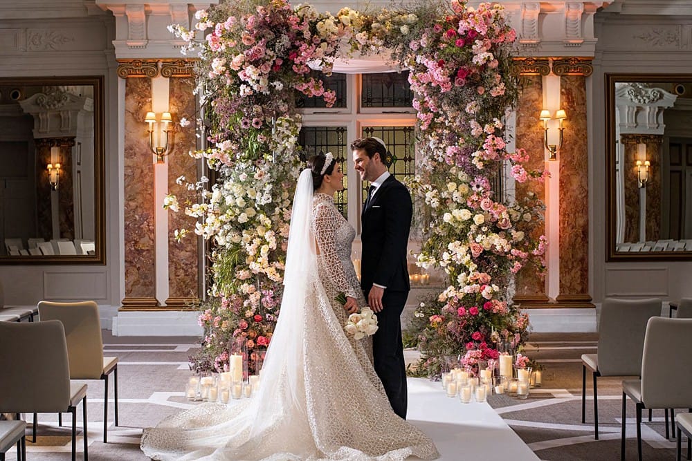 Image courtesy of <a class="text-p3" href="https://cocoweddingvenues.co.uk/coco_listing/kimpton-fitzroy-london/" target="_blank">Kimpton Fitzroy London</a>.