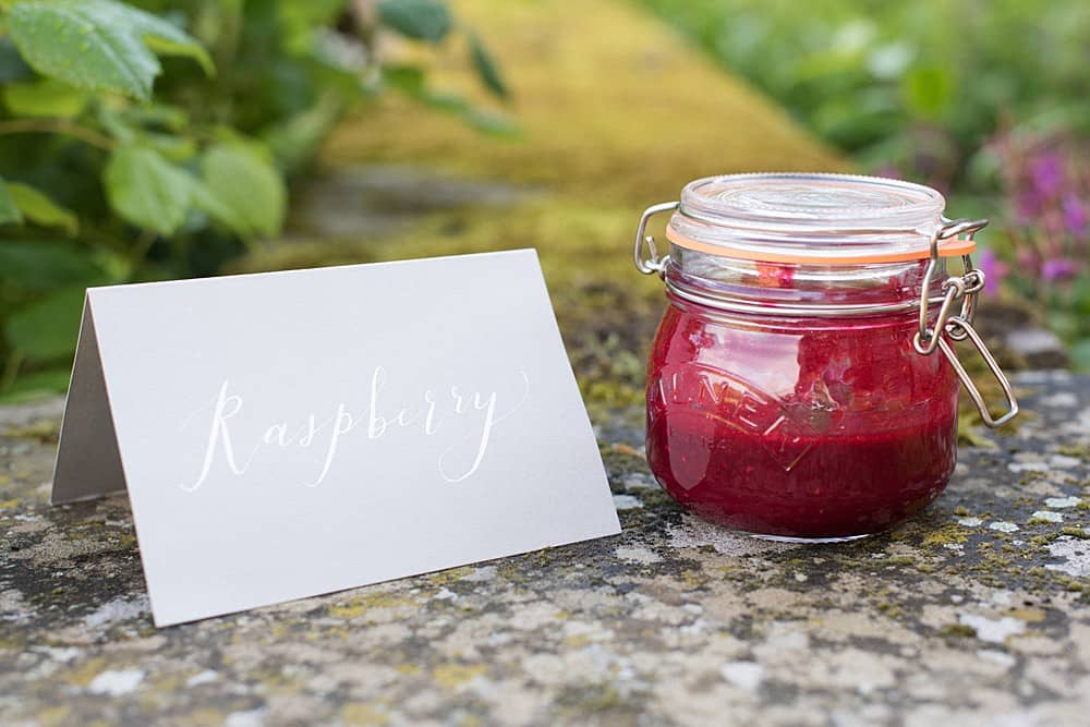 Image by <a class="text-p3" href="http://juliemichaelsen.com" target="_blank">Julie Michaelsen Photography</a> | Planning by <a class="text-p3" href="https://www.vanillaroseweddings.co.uk" target="_blank">Vanilla Rose Weddings</a>.