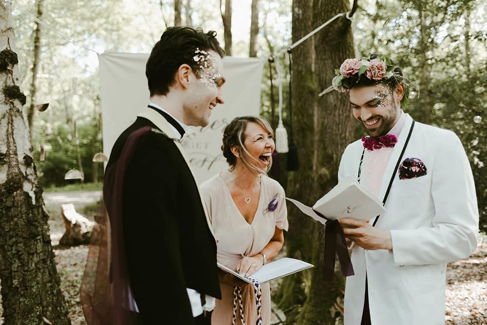 Image by <a class="text-p3" href="https://jasmineandrews.co.uk" target="_blank">Jasmine Andrews Photography</a> | Celebrant <a class="text-p3" href="https://perfectwordsceremonies.co.uk" target="_blank">Perfect Words Ceremonies</a>.