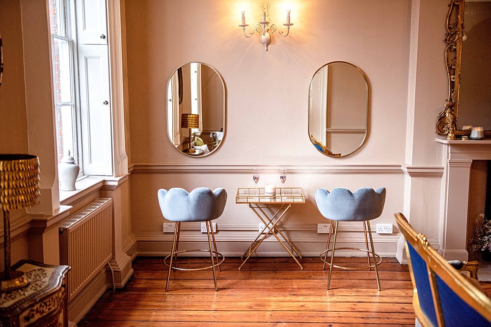 Image by <a class="text-p3" href="http://fleurchallisphotography.com" target="_blank">Fleur Challis Photography</a>.