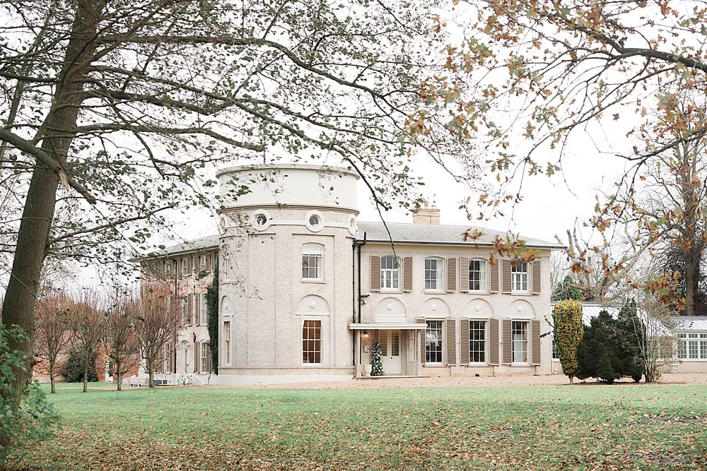 Image by <a class="text-p3" href="http://www.stuartwoodweddings.com" target="_blank">Stuart Wood Weddings</a>.