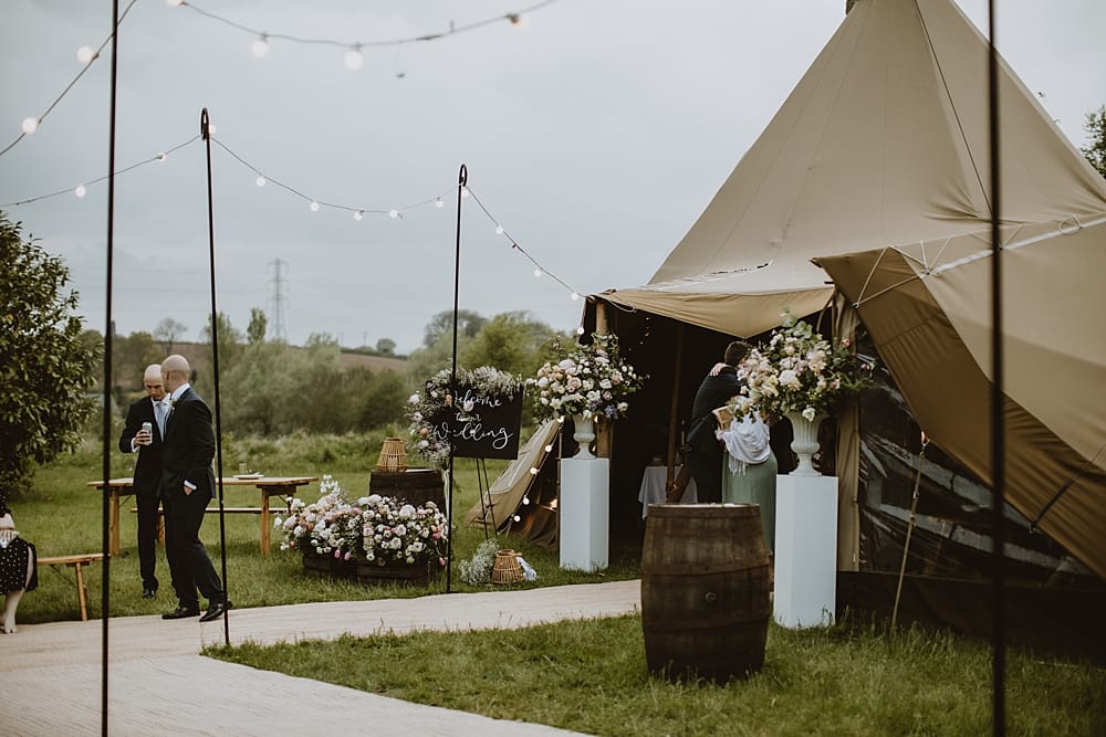 Image by <a class="text-p3" href="http://www.christopherterryweddings.co.uk" target="_blank">Christopher Terry Photography</a>.