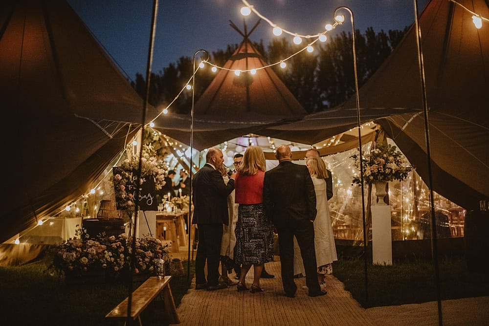 Image by <a class="text-p3" href="http://www.christopherterryweddings.co.uk" target="_blank">Christopher Terry Photography</a>.