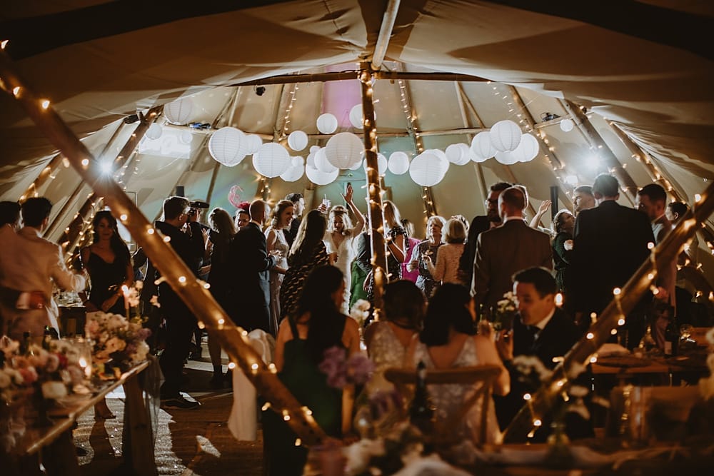 Image by <a class="text-p3" href="http://www.christopherterryweddings.co.uk" target="_blank">Christopher Terry Photography</a>.
