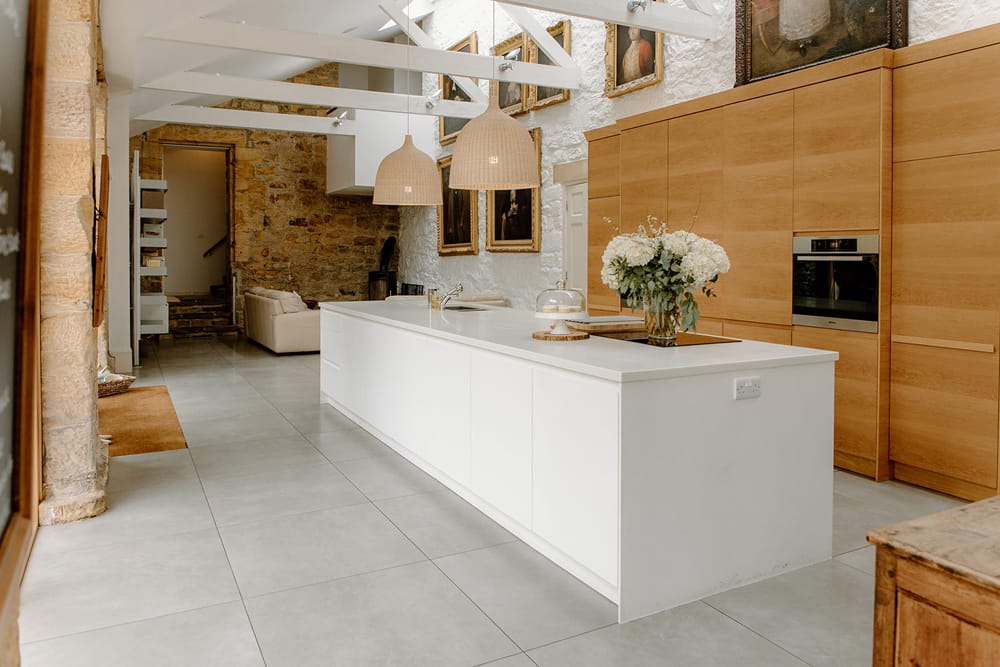 Image by <a class="text-p3" href="https://rosiedavison.com" target="_blank">Rosie Davison Photography</a>.