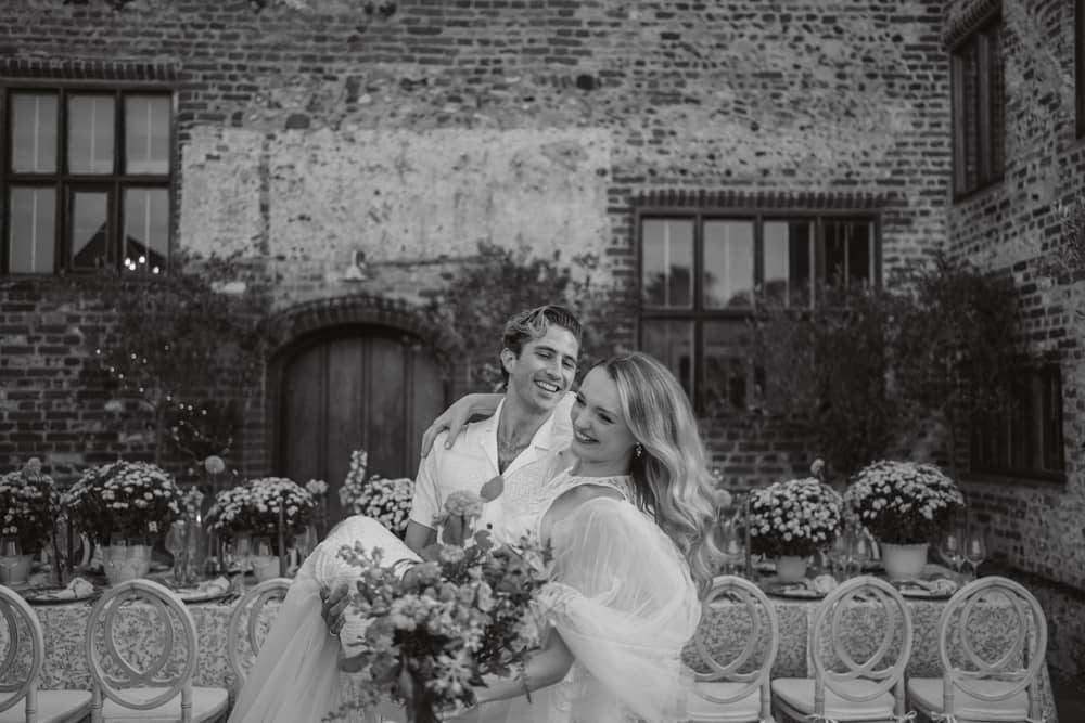 Image by <a class="text-p3" href="https://emilytylerphotography.com" target="_blank">Emily Tyler Photography</a>.