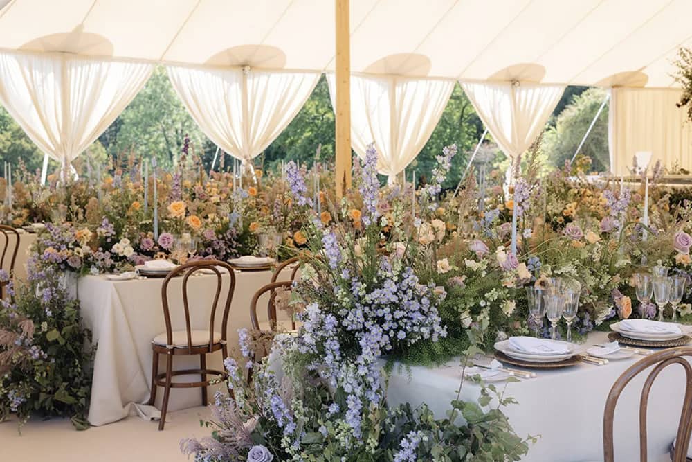 Image by <a class="text-p3" href="http://www.cinziabruschini.com" target="_blank">Cinzia Bruschini</a> at Holywell Hall | Planning by <a class="text-p3" href="http://www.katrinaotterweddings.co.uk" target="_blank">Katrina Otter Weddings</a>.