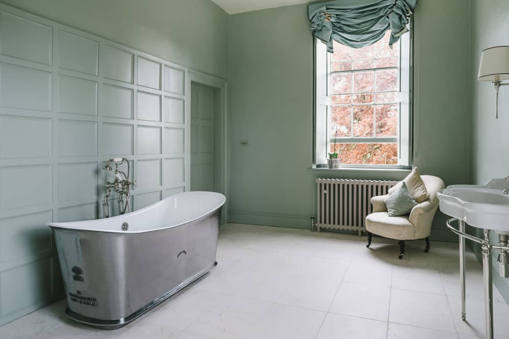 Image by <a class="text-p3" href="http://brettcharlesphotography.co.uk" target="_blank">Brett Charles Photography</a>.