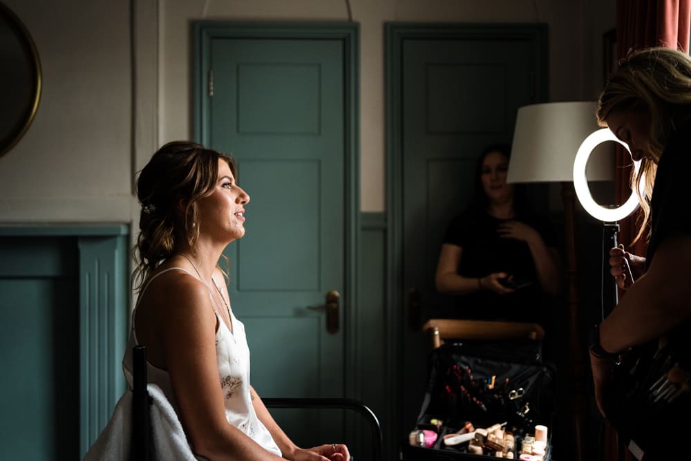 Image by <a class="text-p3" href="https://lisaandneil.co.uk" target="_blank">Lisa & Neil Wedding Photography</a>.