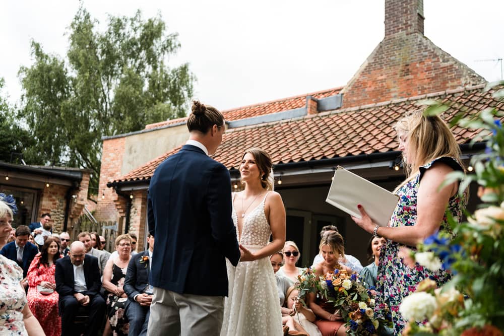 Image by <a class="text-p3" href="https://lisaandneil.co.uk" target="_blank">Lisa & Neil Wedding Photography</a>.
