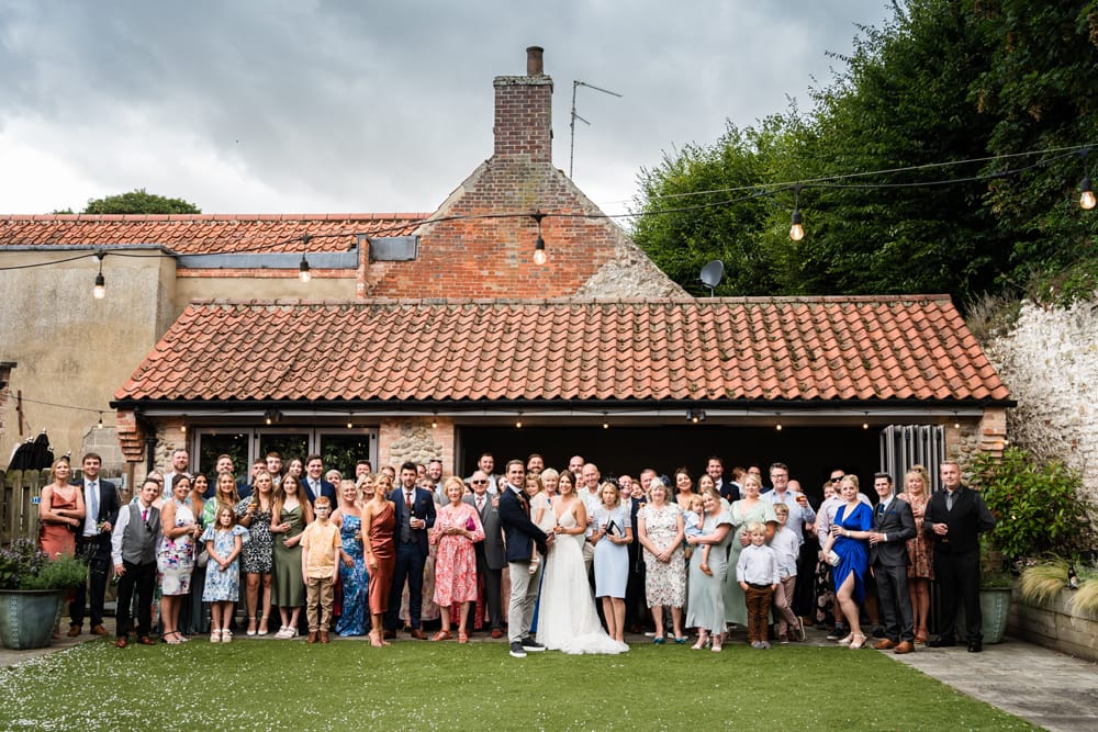 Image by <a class="text-p3" href="https://lisaandneil.co.uk" target="_blank">Lisa & Neil Wedding Photography</a>.